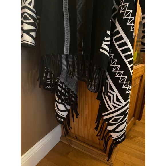 2010s Chico’s Black Tribal Fringe Knit Open Cardigan Wrap Size 3 XL - Picture 5 of 10